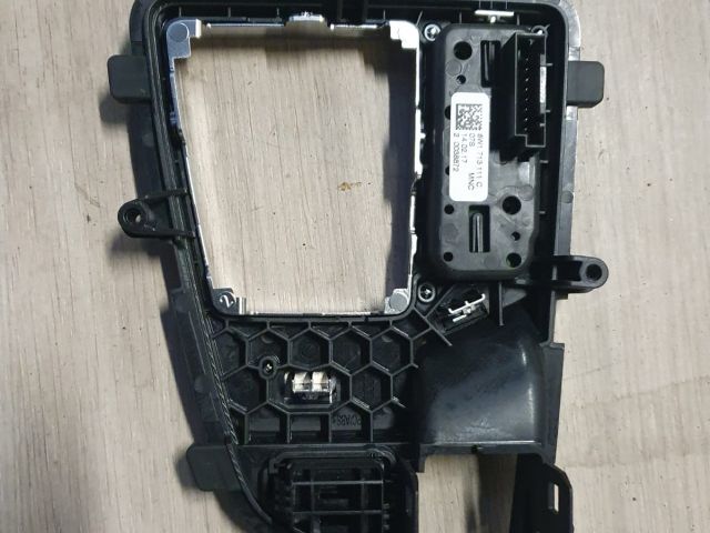 bontott AUDI A4 B9 Tartó Bak