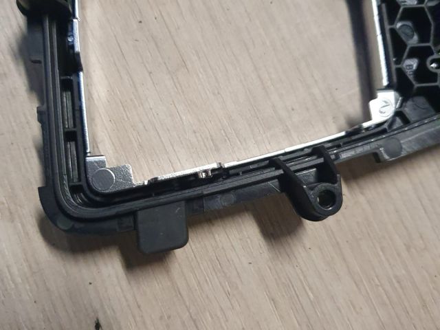 bontott AUDI A4 B9 Tartó Bak