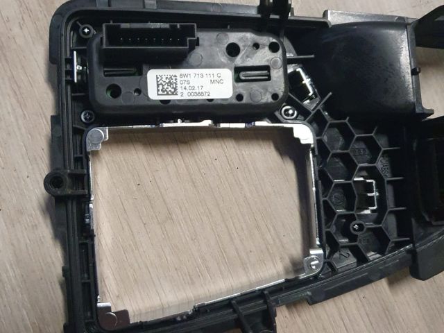 bontott AUDI A4 B9 Tartó Bak