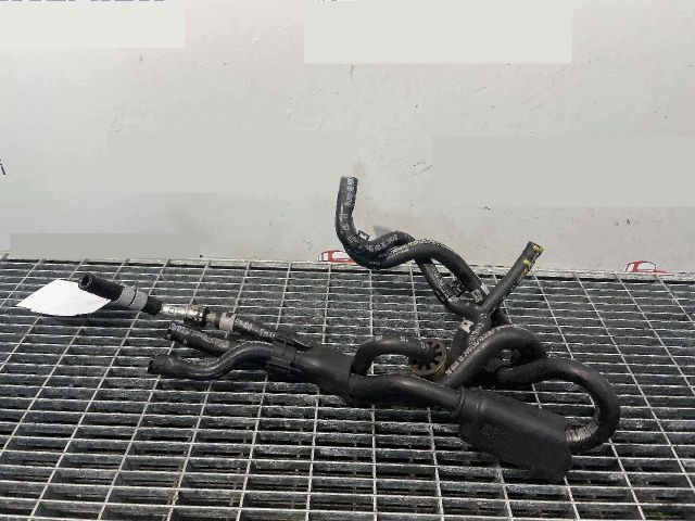 bontott AUDI A4 B9 Üzemanyagcső