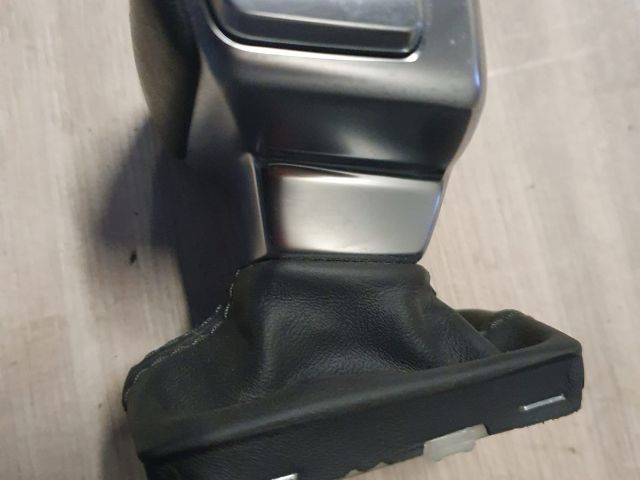 bontott AUDI A4 B9 Váltógomb