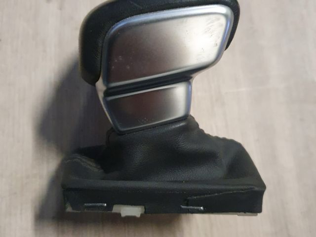 bontott AUDI A4 B9 Váltógomb