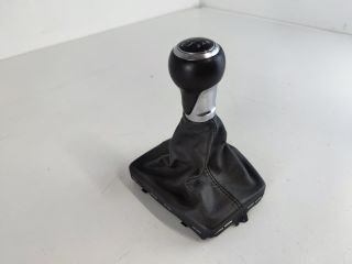 bontott AUDI A4 B9 Váltógomb