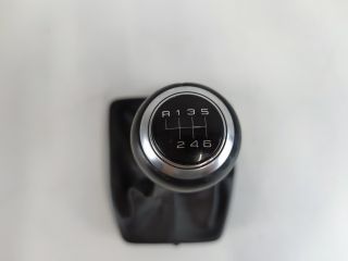 bontott AUDI A4 B9 Váltógomb