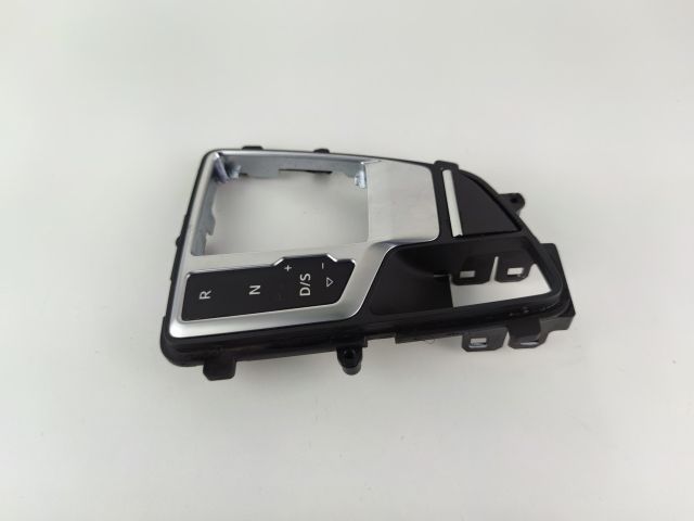 bontott AUDI A4 B9 Váltókar Keret