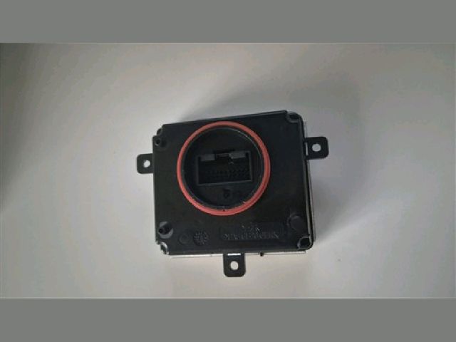 bontott AUDI A4 B9 Xenon Trafó