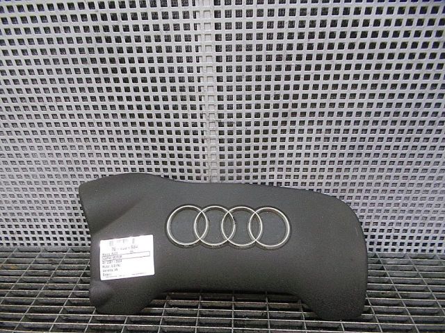 bontott AUDI A4 CABRIO Felső Hűtőburkolat