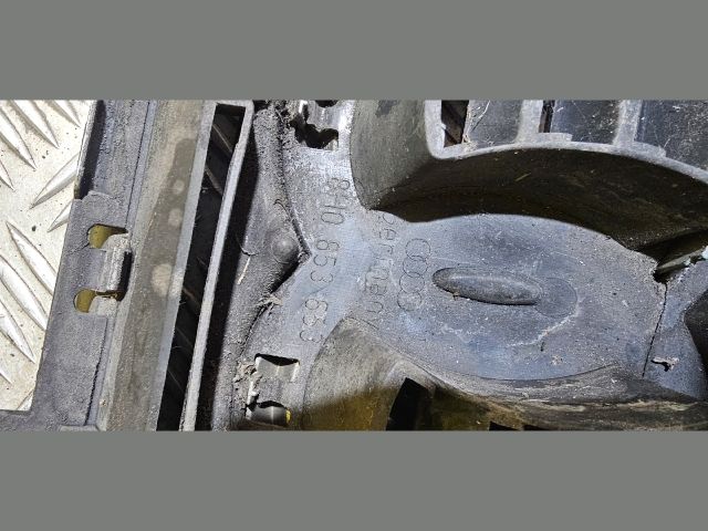 bontott AUDI A4 CABRIO Hűtőrács