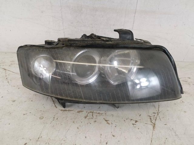bontott AUDI A4 CABRIO Jobb Xenon Fényszóró