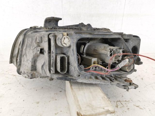 bontott AUDI A4 CABRIO Jobb Xenon Fényszóró