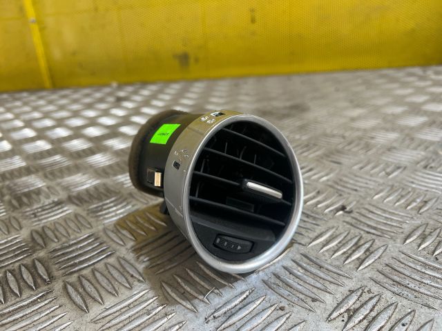 bontott AUDI A4 CABRIO Középső Szellőző