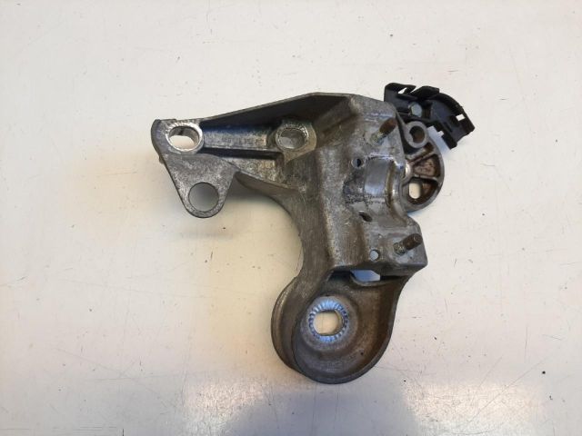 bontott AUDI A4 CABRIO Motor Tartó Bak (Fém)