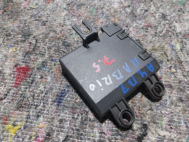 bontott AUDI A4 CABRIO Riasztó Központ