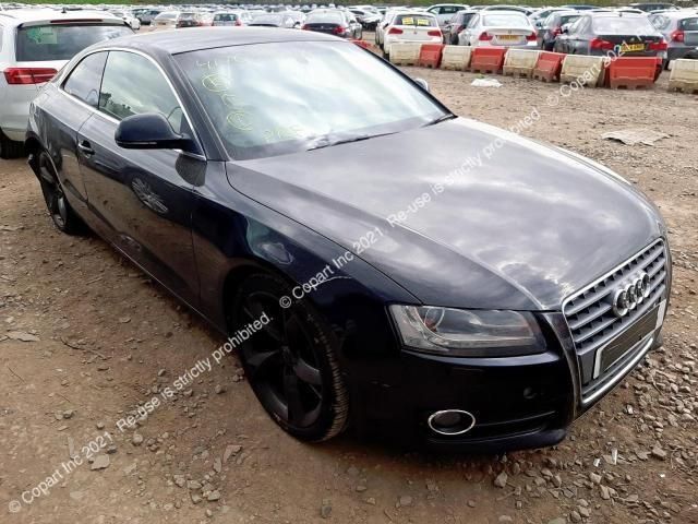 bontott AUDI A5 Bal hátsó Csonkállvány
