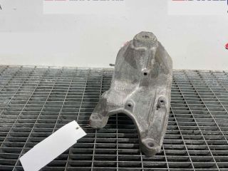 bontott AUDI A5 Motor Tartó Bak Jobb