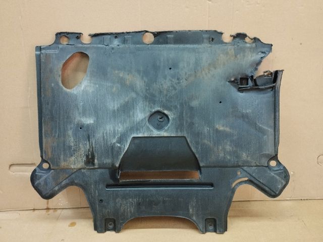 bontott AUDI A5 Alsó Motorburkolat