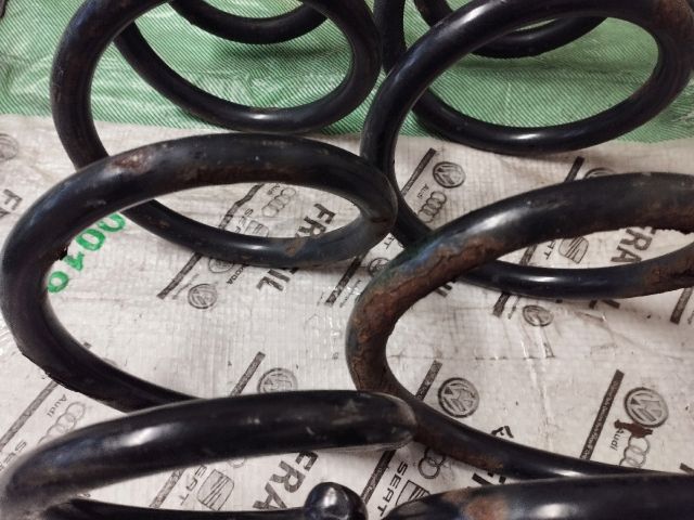 bontott AUDI A5 Első Rugó Pár