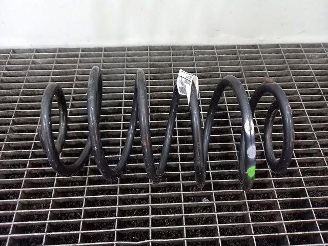 bontott AUDI A5 Hátsó Rugó