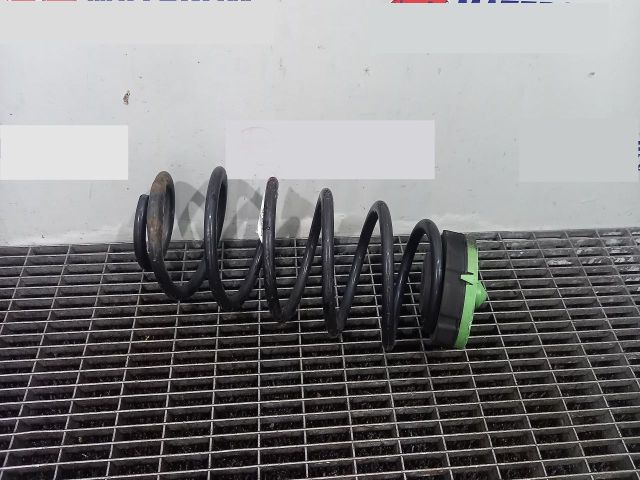 bontott AUDI A5 Hátsó Rugó