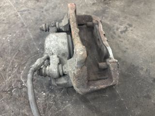 bontott AUDI A5 Jobb első Féknyereg Munkahengerrel