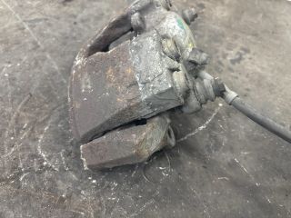 bontott AUDI A5 Jobb első Féknyereg Munkahengerrel