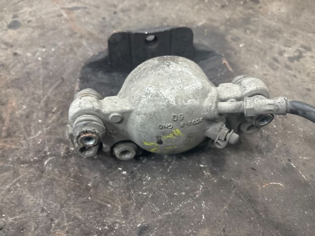 bontott AUDI A5 Jobb első Féknyereg Munkahengerrel