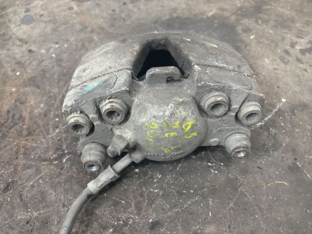 bontott AUDI A5 Jobb első Féknyereg Munkahengerrel