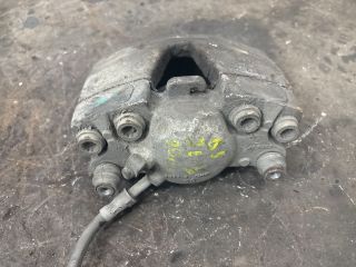 bontott AUDI A5 Jobb első Féknyereg Munkahengerrel