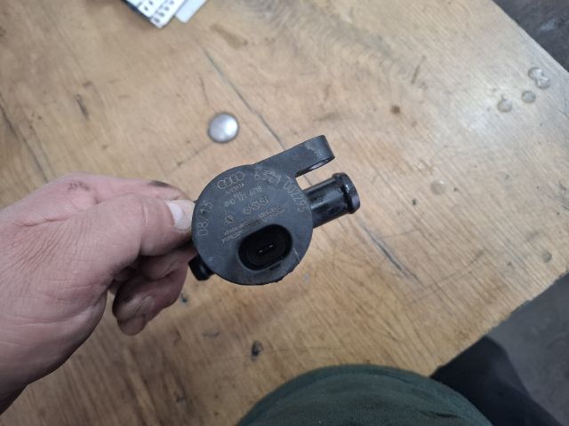 bontott AUDI A5 Kiegészítő Vízszivattyú