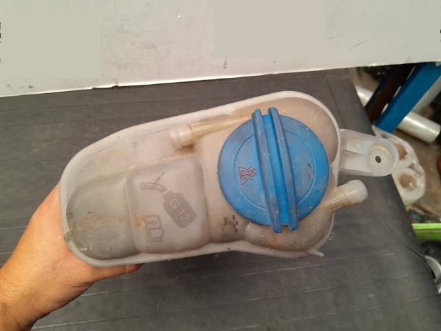 bontott AUDI A5 Kiegyenlítő Tartály