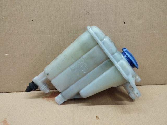 bontott AUDI A5 Kiegyenlítő Tartály