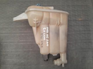 bontott AUDI A5 Kiegyenlítő Tartály