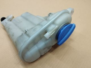 bontott AUDI A5 Kiegyenlítő Tartály