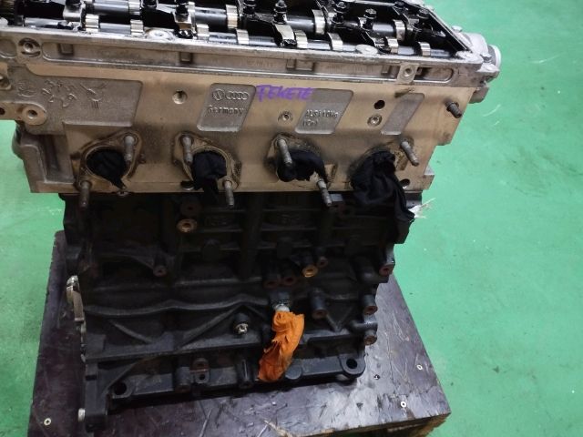 bontott AUDI A5 Motor (Fűzött blokk hengerfejjel)