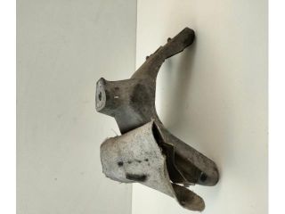 bontott AUDI A5 Motor Tartó Bak Jobb