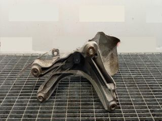 bontott AUDI A5 Motor Tartó Bak Jobb