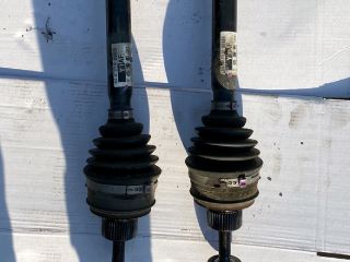 bontott AUDI A5 Bal Féltengely