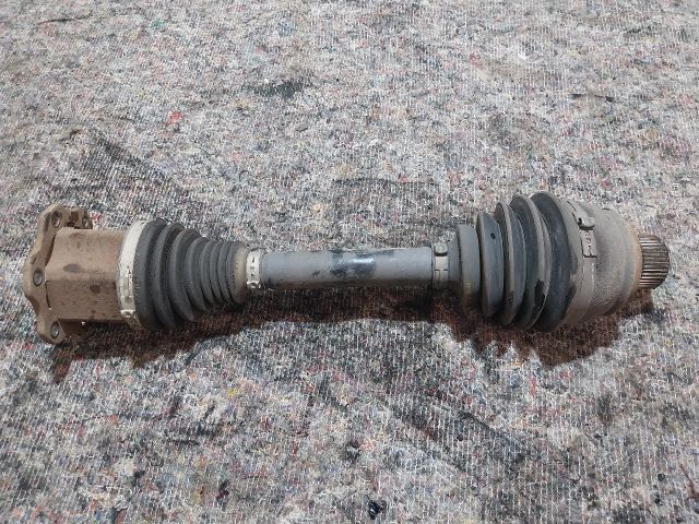 bontott AUDI A5 Bal Féltengely