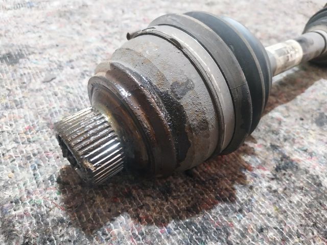 bontott AUDI A5 Bal Féltengely