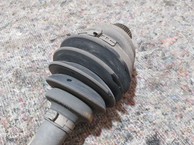 bontott AUDI A5 Bal Féltengely