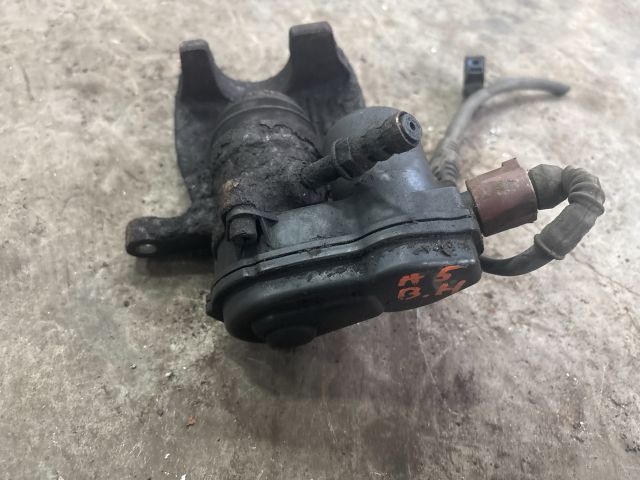 bontott AUDI A5 Bal hátsó Féknyereg Munkahengerrel