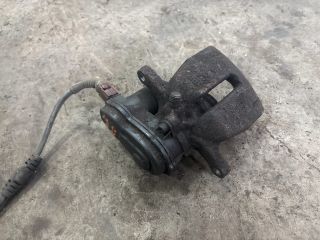 bontott AUDI A5 Bal hátsó Féknyereg Munkahengerrel