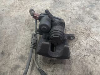 bontott AUDI A5 Bal hátsó Féknyereg Munkahengerrel