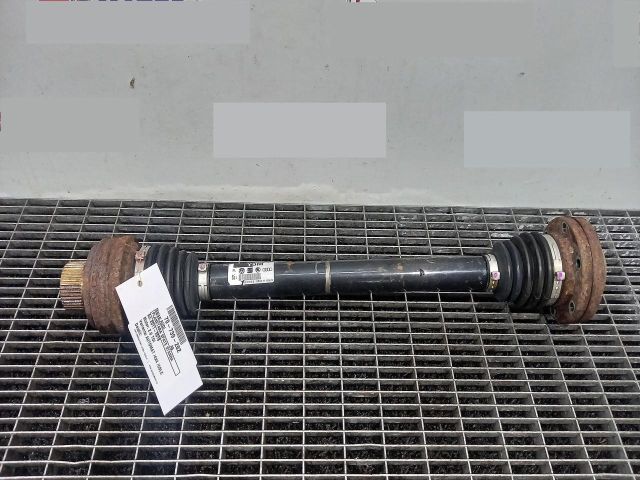 bontott AUDI A5 Bal hátsó Féltengely