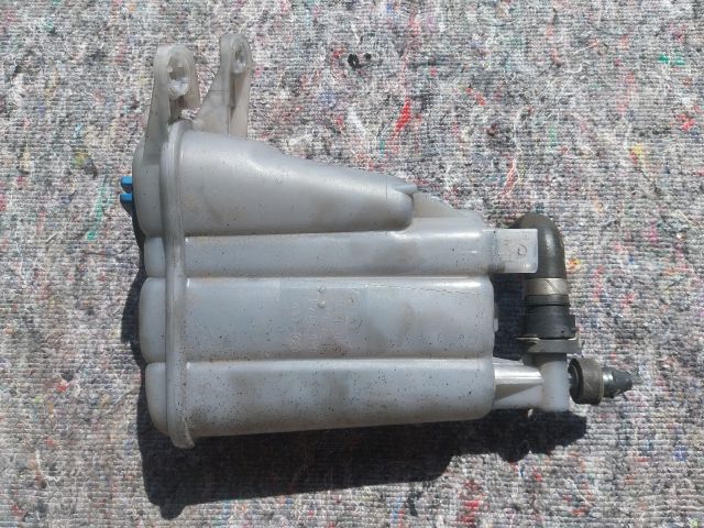 bontott AUDI A5 Kiegyenlítő Tartály