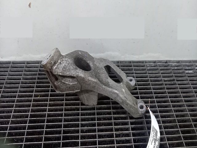 bontott AUDI A5 Motor Tartó Bak Bal