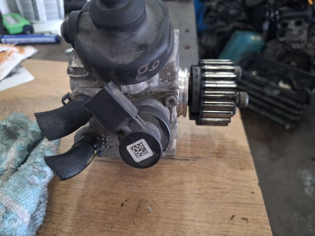 bontott AUDI A5 Üzemanyag Szivattyú