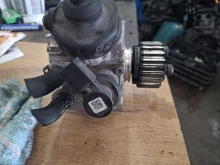 bontott AUDI A5 Üzemanyag Szivattyú