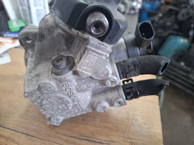 bontott AUDI A5 Üzemanyag Szivattyú