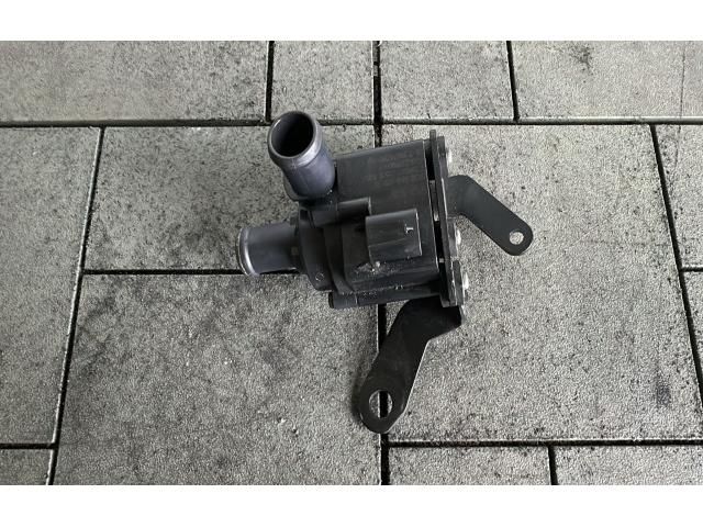 bontott AUDI A5 Vízpumpa